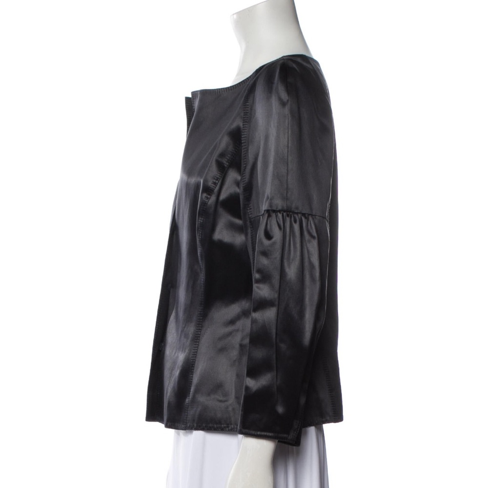 Oscar de la Renta jacket 
Beautiful condition 56% Silk,44%CottonLining 100% Silk